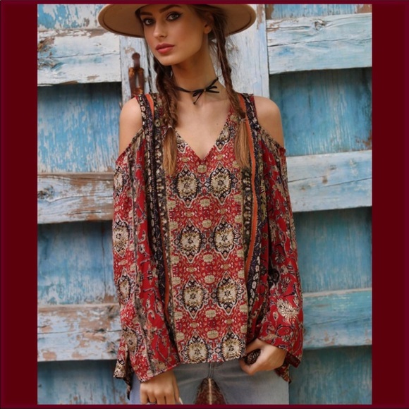 Sale. OPEN SHOULDER BOHO BEAUTY - Picture 3 of 8
